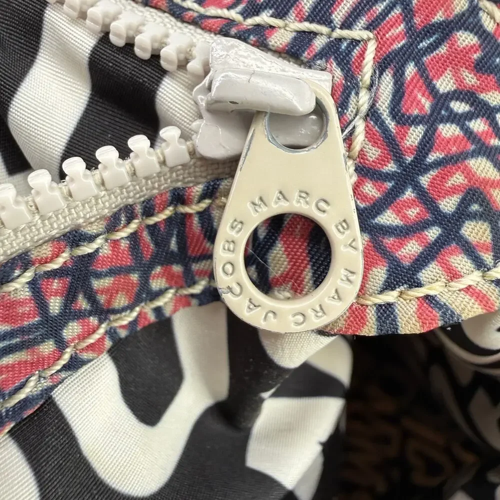 Marc By Marc Jacobs Quilted Tote Bag Pink Swirl Magnet Close